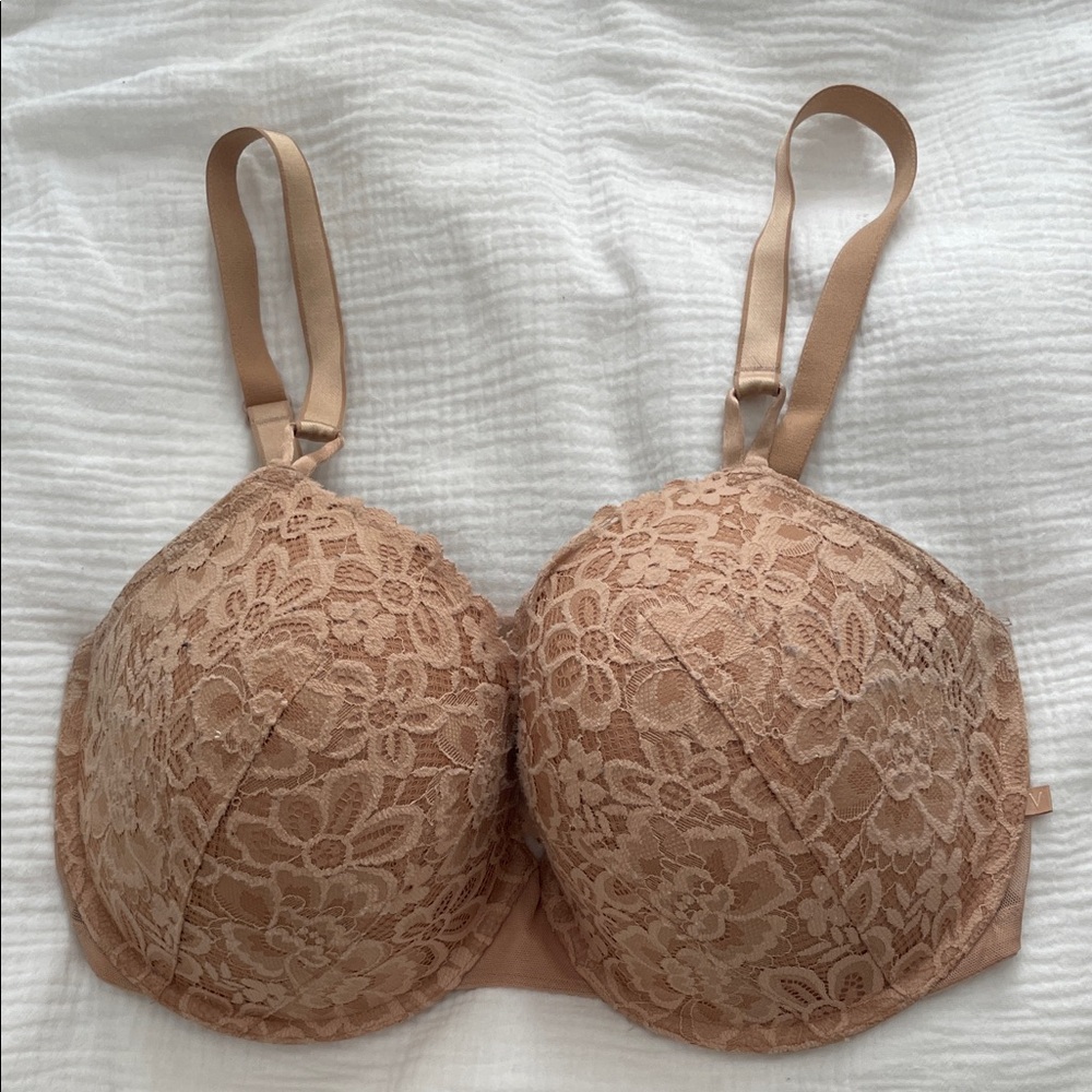 Victoria's Secret Lined Demi Sz 38DDD